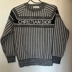 Christian Dior pull over sweater